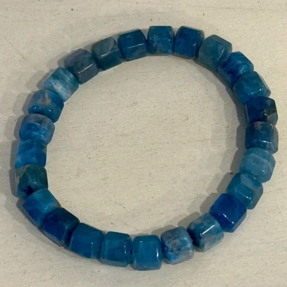 Blue Apatite Stretch Bracelet - Picture 2 of 3